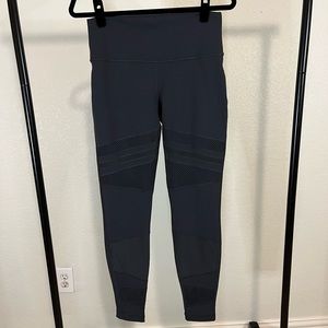 Lululemon mesh cutout leggings - Size 10 - Blue